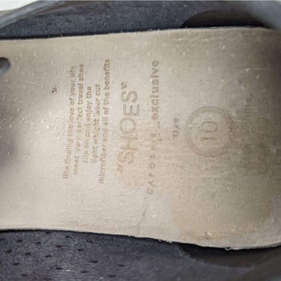 Caposhie Metallic Sneakers - Picture 9 of 10